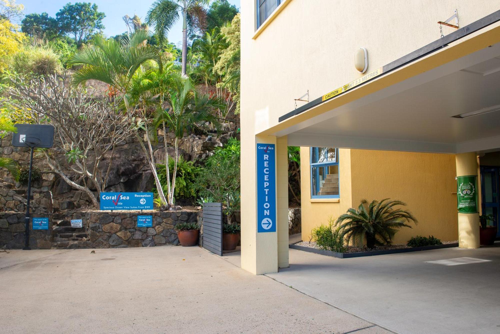 Coral Sea Vista Apartments Еърли Бийч Екстериор снимка