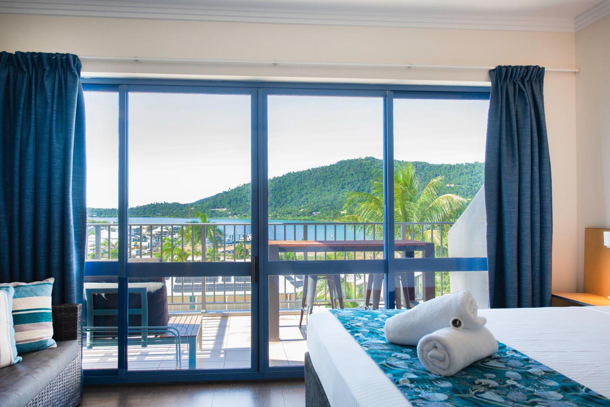Coral Sea Vista Apartments Еърли Бийч Екстериор снимка