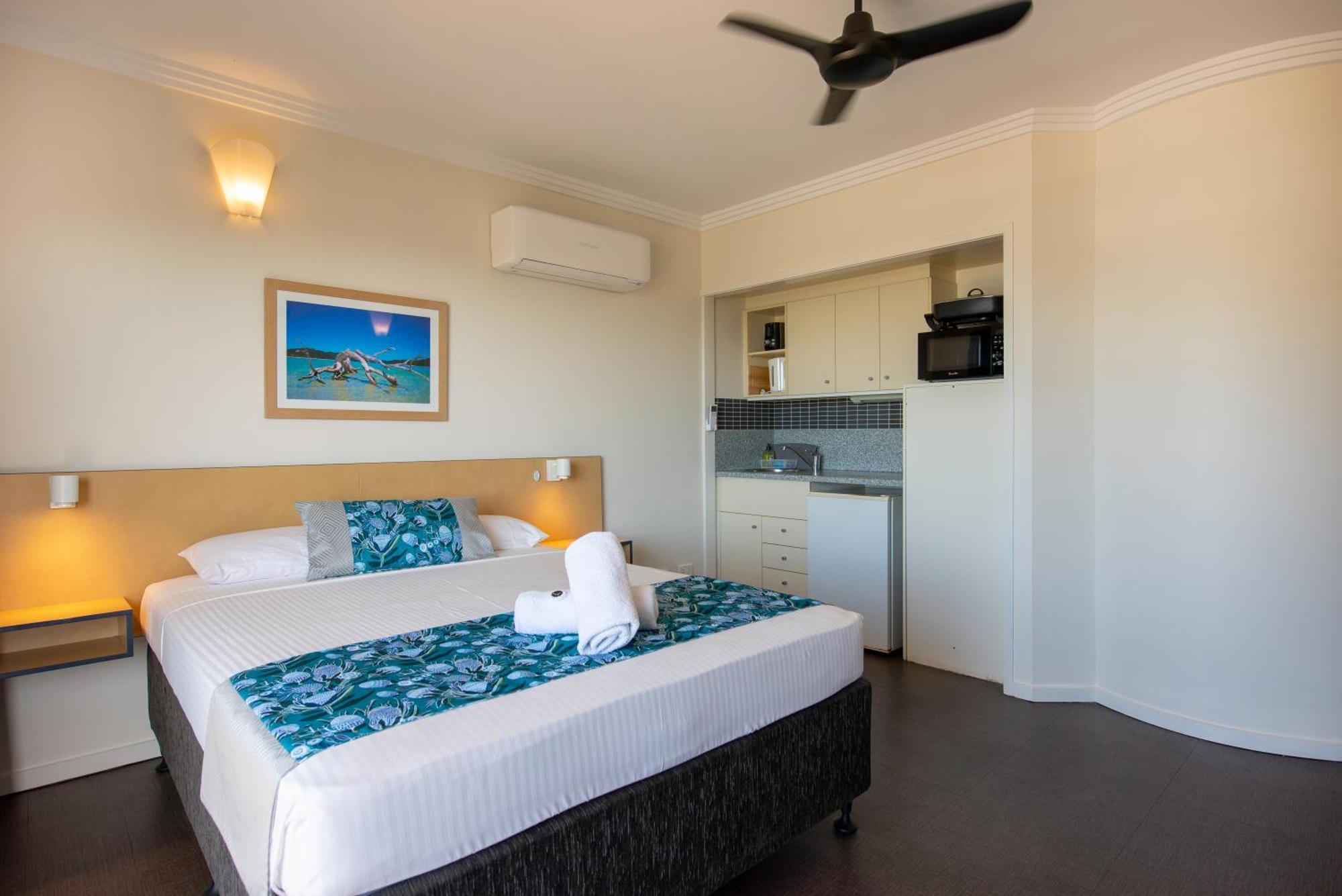 Coral Sea Vista Apartments Еърли Бийч Екстериор снимка