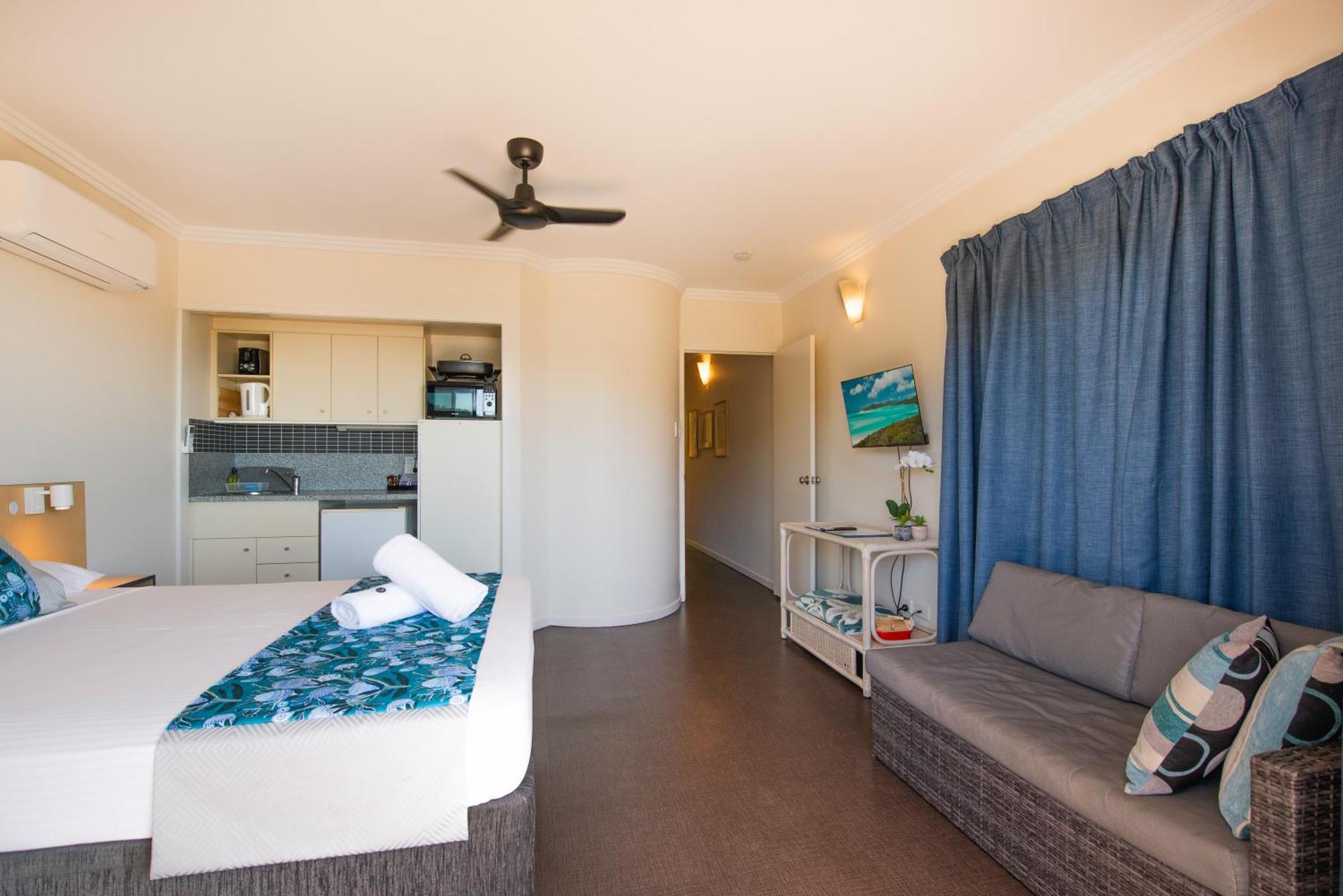 Coral Sea Vista Apartments Еърли Бийч Екстериор снимка
