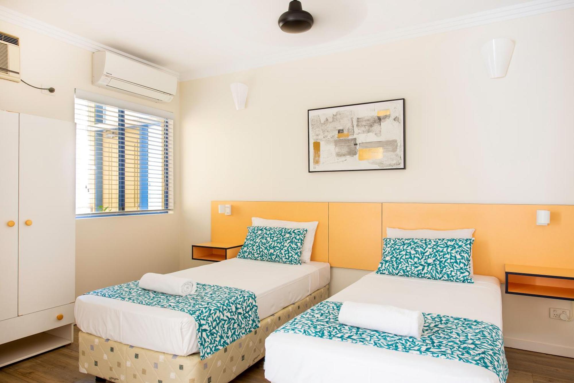 Coral Sea Vista Apartments Еърли Бийч Екстериор снимка