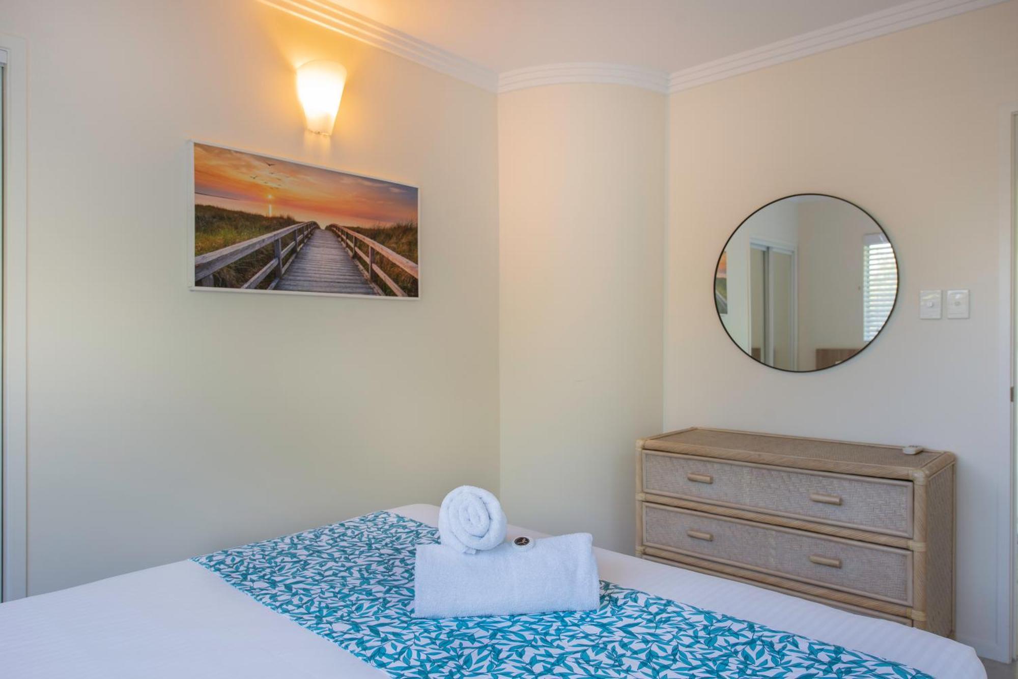 Coral Sea Vista Apartments Еърли Бийч Екстериор снимка