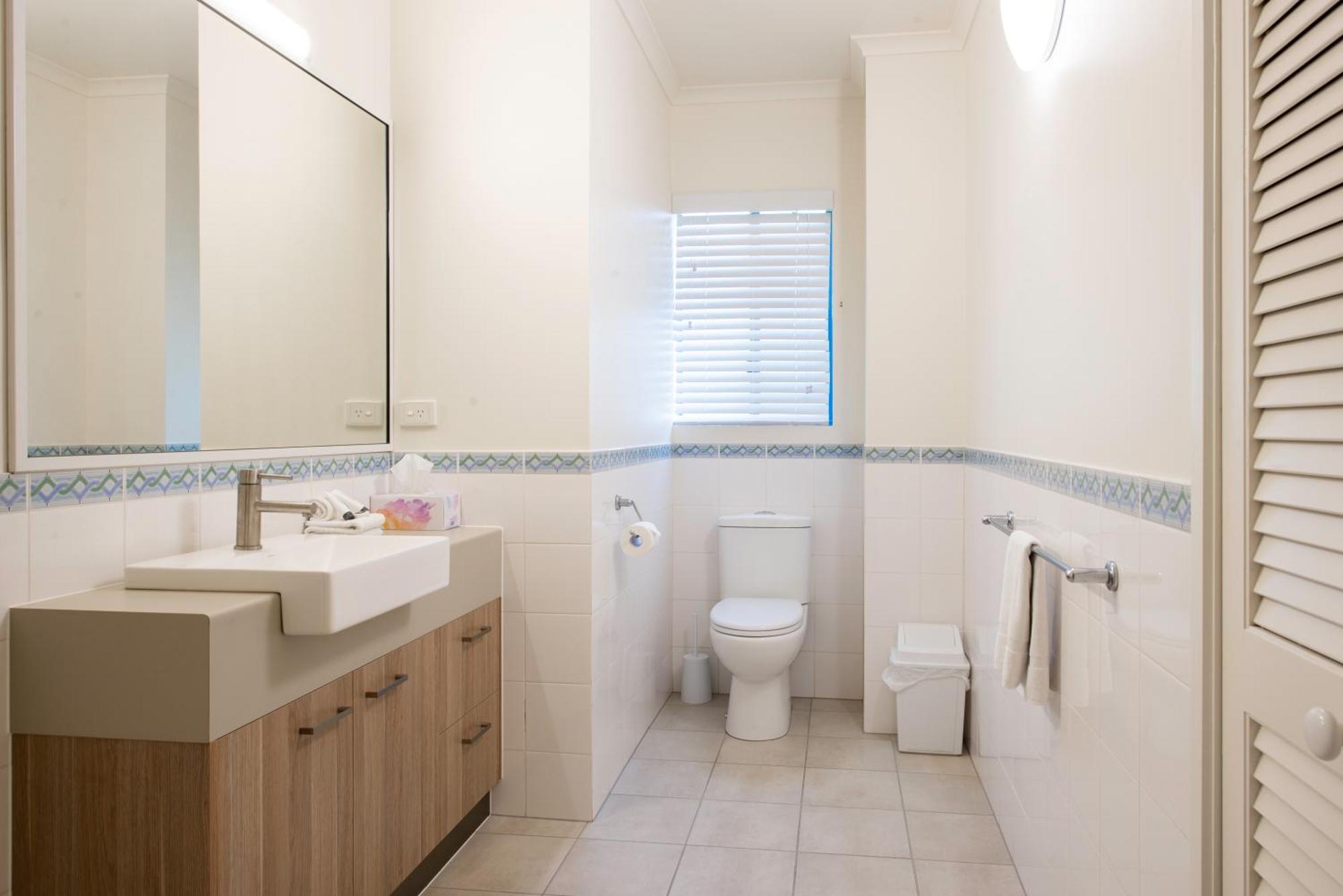 Coral Sea Vista Apartments Еърли Бийч Екстериор снимка