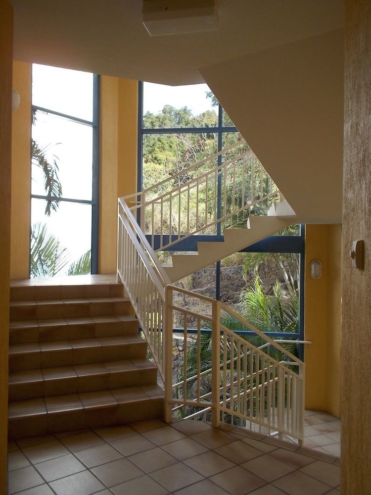 Coral Sea Vista Apartments Еърли Бийч Екстериор снимка